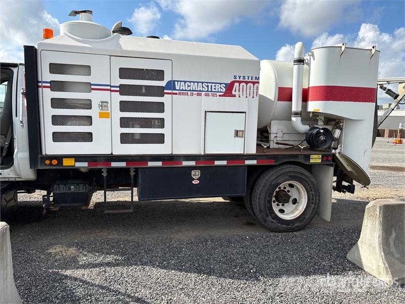 Ford F-650 组合/真空油槽车