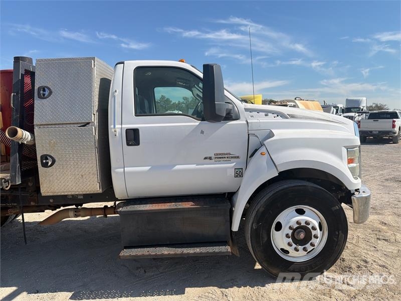 Ford F-650 Combi / vacuum trucks