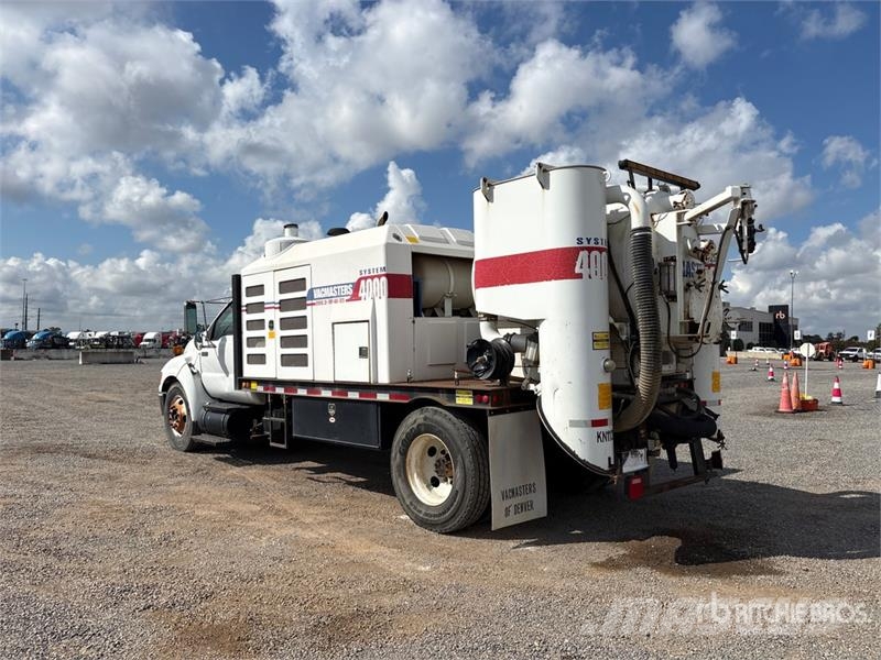 Ford F-650 组合/真空油槽车