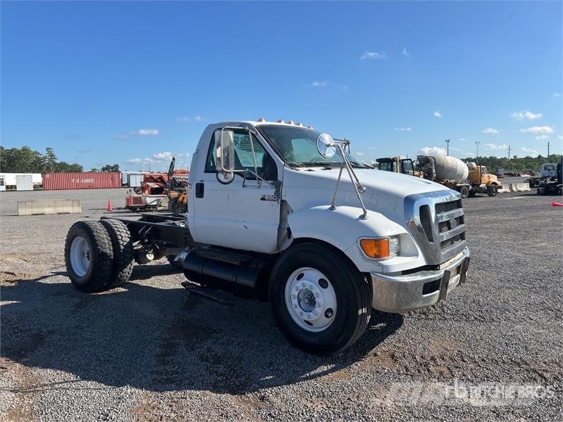 Ford F-650 4x2 Cab and Chassis Cabine si interior