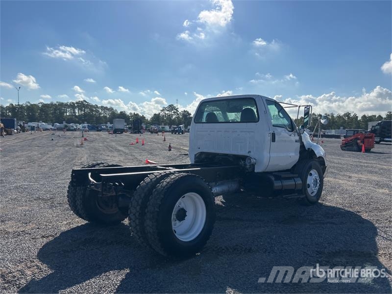 Ford F-650 4x2 Cab and Chassis Cabine si interior