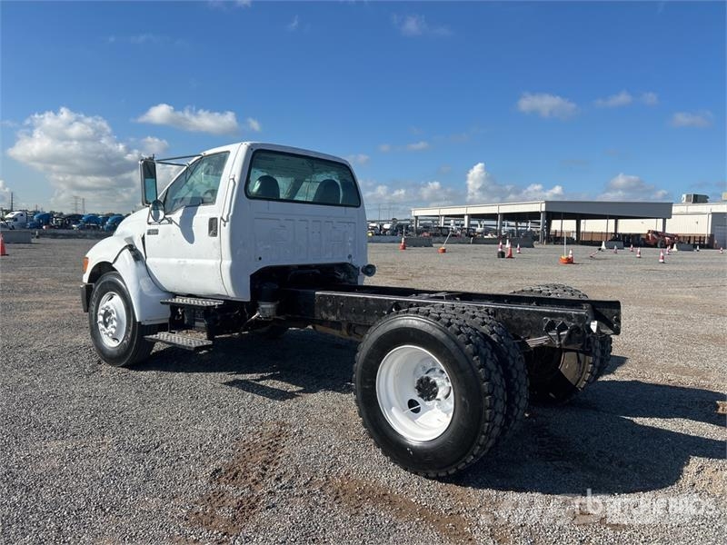 Ford F-650 4x2 Cab and Chassis Cabine si interior