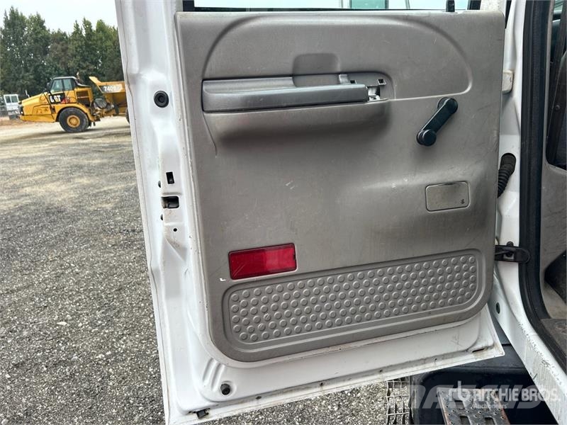 Ford F-650 4x2 Crew Cab Chipper Truck 碎木车