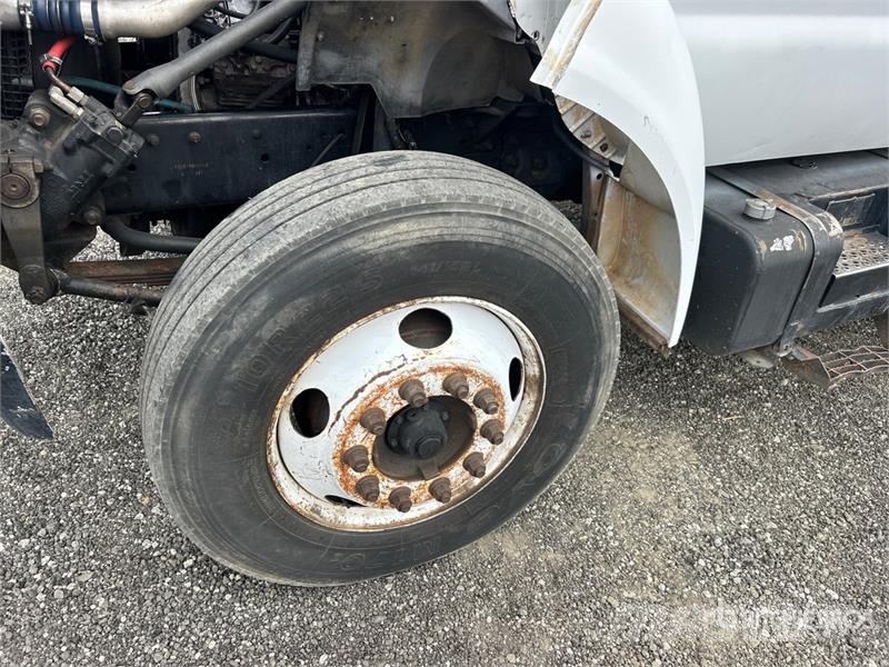 Ford F-650 4x2 Crew Cab Chipper Truck 碎木车