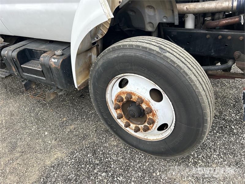 Ford F-650 4x2 Crew Cab Chipper Truck 碎木车