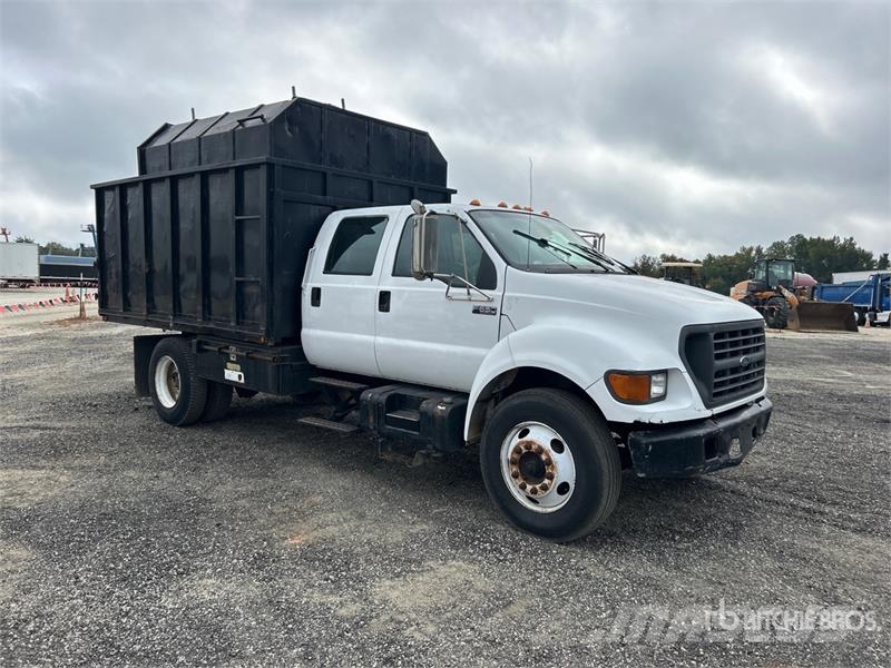 Ford F-650 4x2 Crew Cab Chipper Truck 碎木车