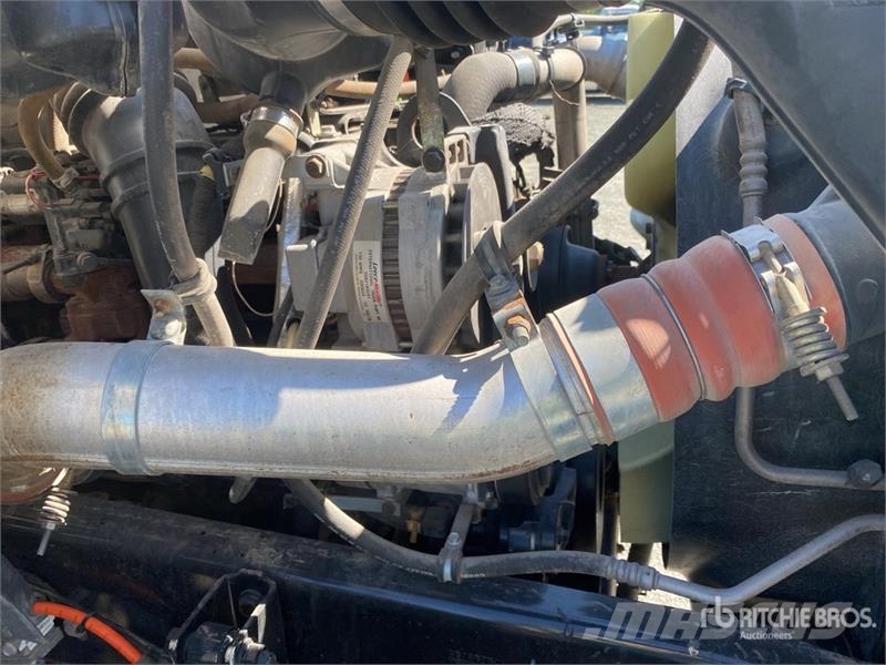 Ford F-650 4x2 Fuel and Lube Truck Autocisterna
