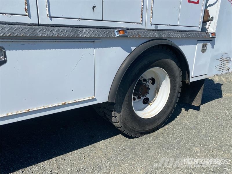 Ford F-650 4x2 Fuel and Lube Truck Autocisterna