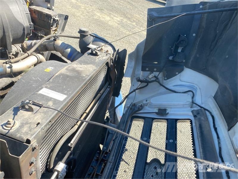Ford F-650 4x2 Fuel and Lube Truck Autocisterna