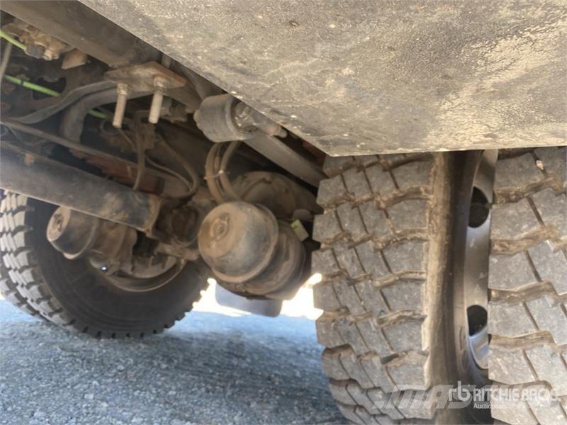 Ford F-650 4x2 Fuel and Lube Truck Autocisterna