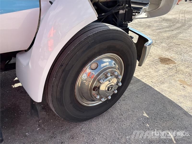 Ford F-650 4x2 Mini Bus 迷你巴士