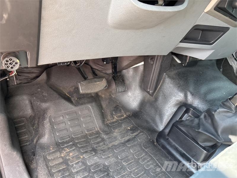 Ford F-650 4x2 Mini Bus 迷你巴士