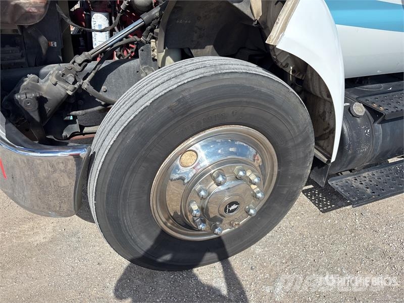 Ford F-650 4x2 Mini Bus 迷你巴士
