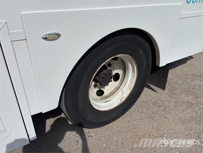 Ford F-650 4x2 Mini Bus 迷你巴士