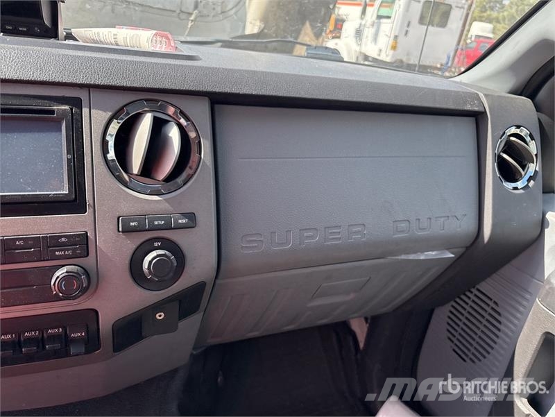 Ford F-650 4x2 Mini Bus 迷你巴士
