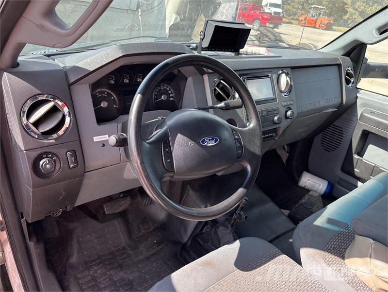 Ford F-650 4x2 Mini Bus 迷你巴士