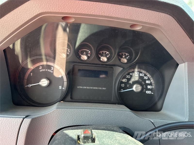 Ford F-650 4x2 Mini Bus 迷你巴士