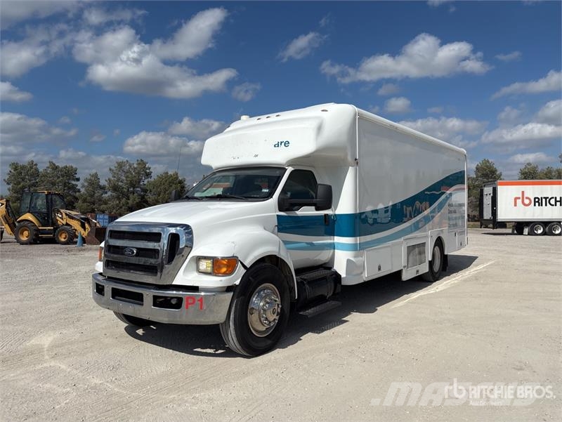 Ford F-650 4x2 Mini Bus 迷你巴士