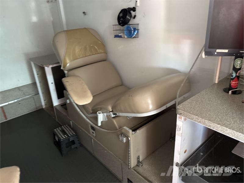 Ford F-650 4x2 Mini Bus 迷你巴士