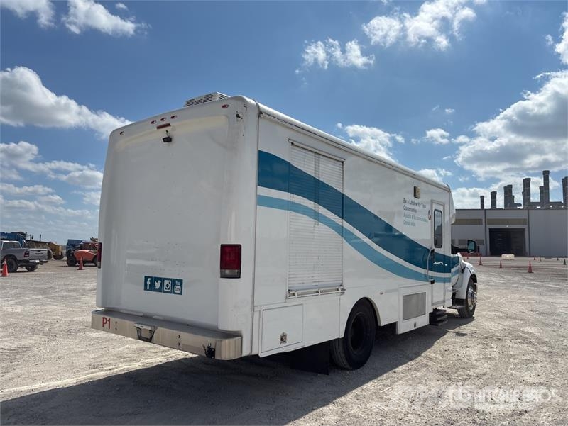 Ford F-650 4x2 Mini Bus 迷你巴士