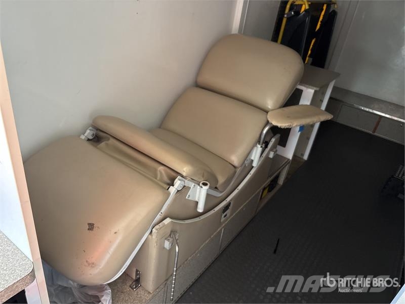 Ford F-650 4x2 Mini Bus 迷你巴士
