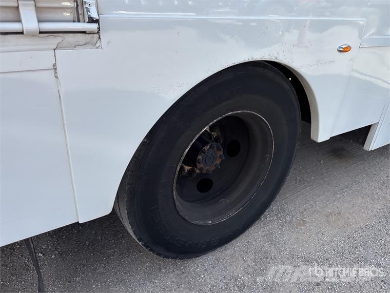 Ford F-650 4x2 Mini Bus 迷你巴士