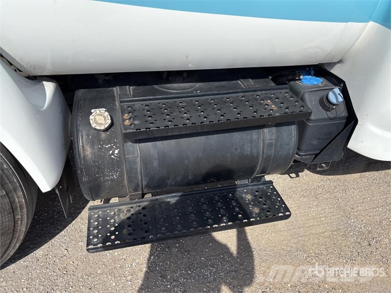Ford F-650 4x2 Mini Bus 迷你巴士