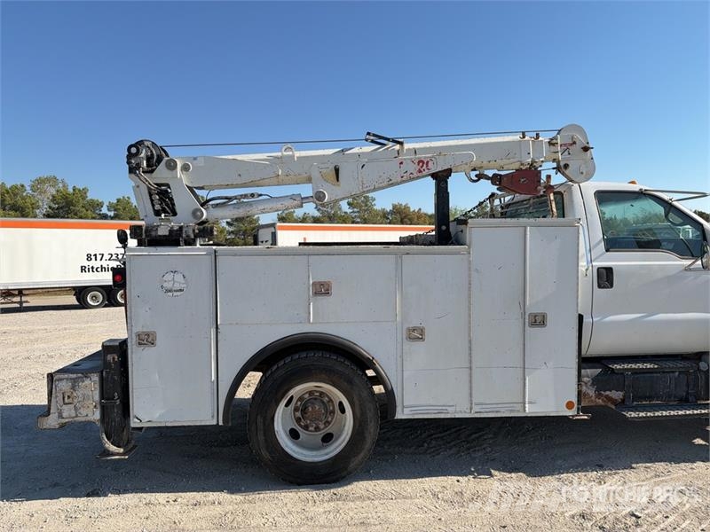 Ford F-650 4x2 Service Truck Veículos municipais / de uso geral