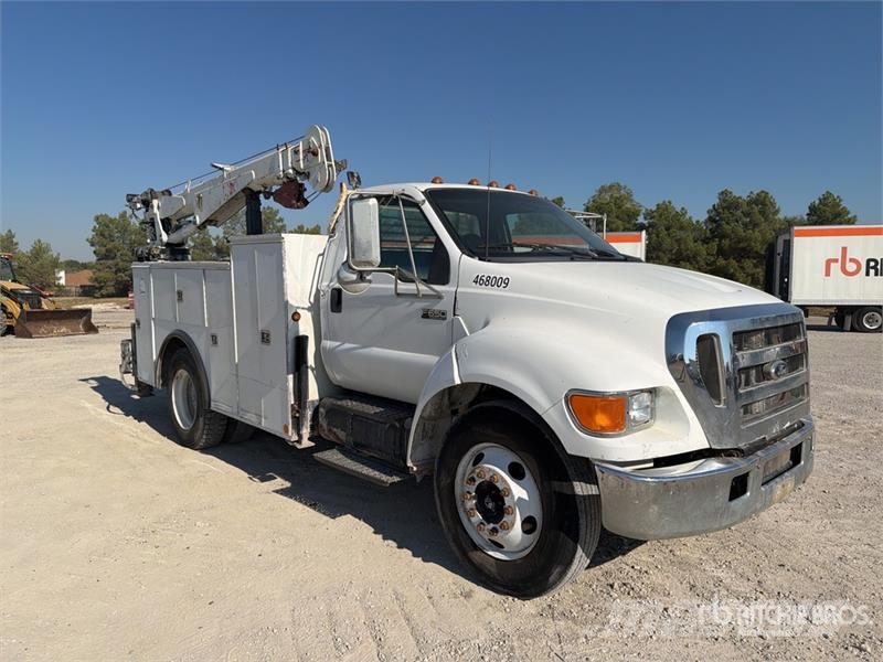 Ford F-650 4x2 Service Truck Veículos municipais / de uso geral