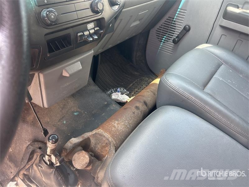 Ford F-650 4x2 Van Truck (Inoperable) Tovornjaki zabojniki