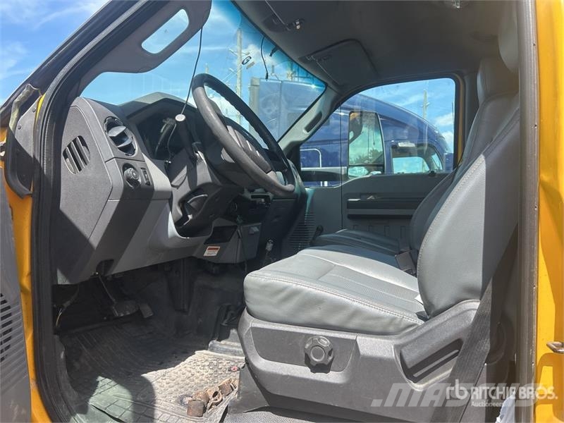 Ford F-650 4x2 Van Truck (Inoperable) Tovornjaki zabojniki