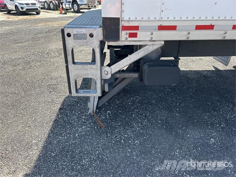 Ford F-650 4x2 Van Truck Sanduk kamioni