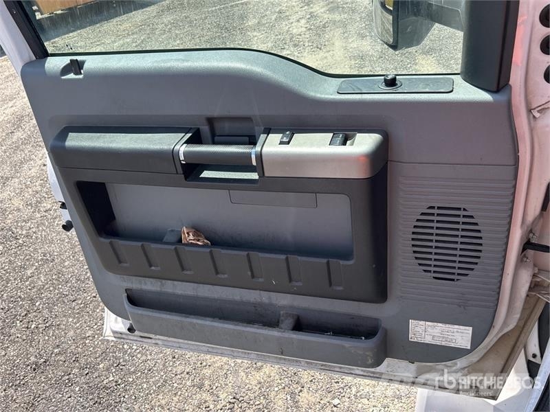 Ford F-650 4x2 Van Truck Sanduk kamioni