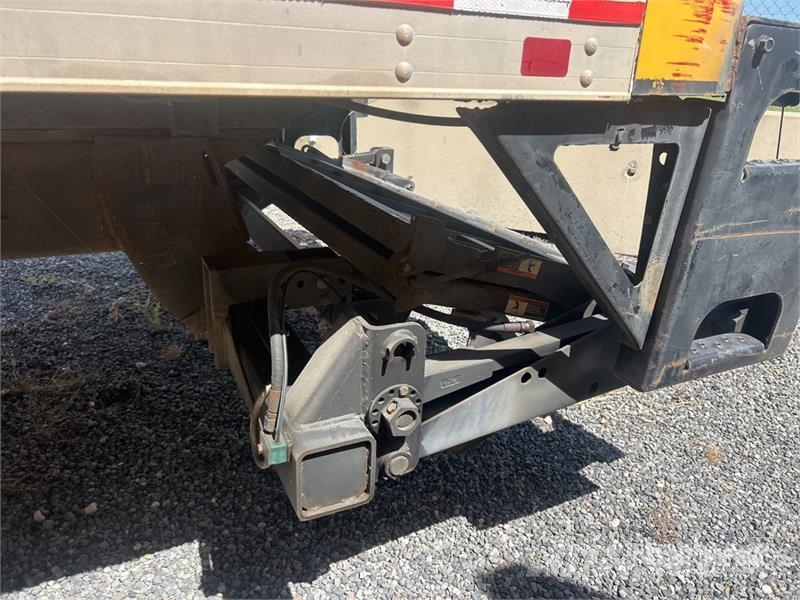 Ford F-650 4x2 Van Truck (Inoperable) Tovornjaki zabojniki