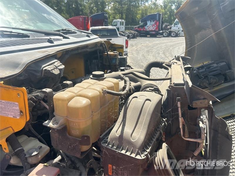 Ford F-650 4x2 Van Truck (Inoperable) Tovornjaki zabojniki