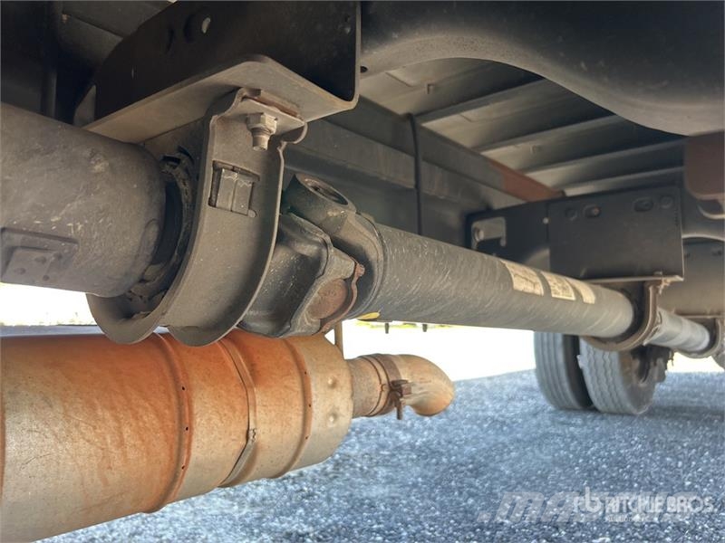 Ford F-650 4x2 Van Truck Sanduk kamioni