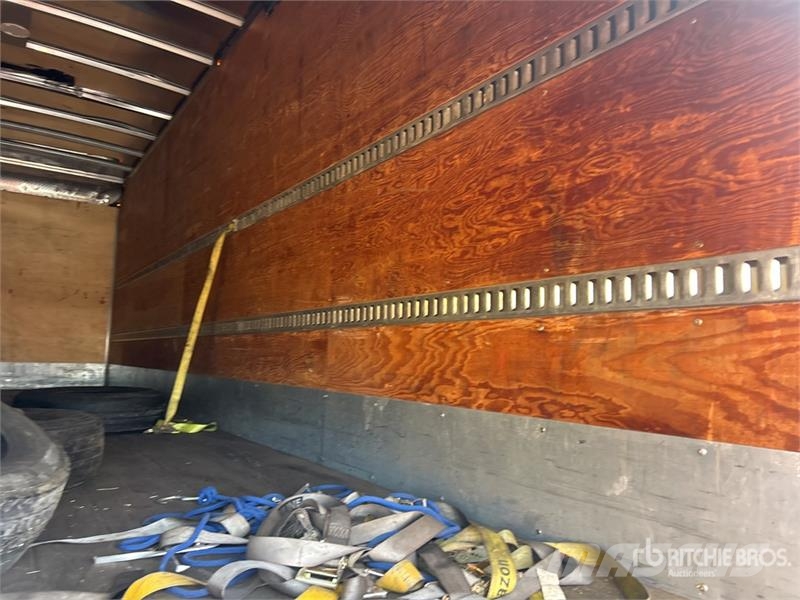 Ford F-650 4x2 Van Truck (Inoperable) Furgons