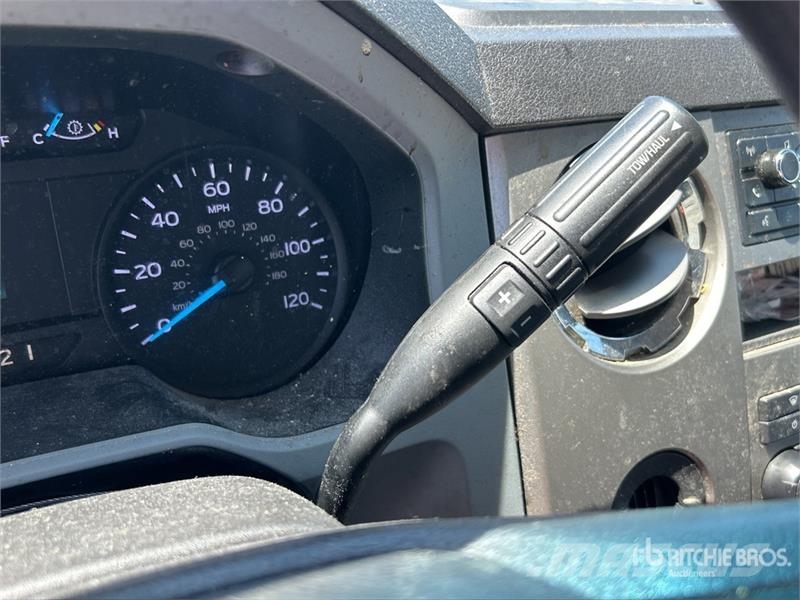 Ford F-650 4x2 Van Truck Sanduk kamioni