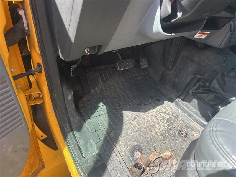 Ford F-650 4x2 Van Truck (Inoperable) Tovornjaki zabojniki
