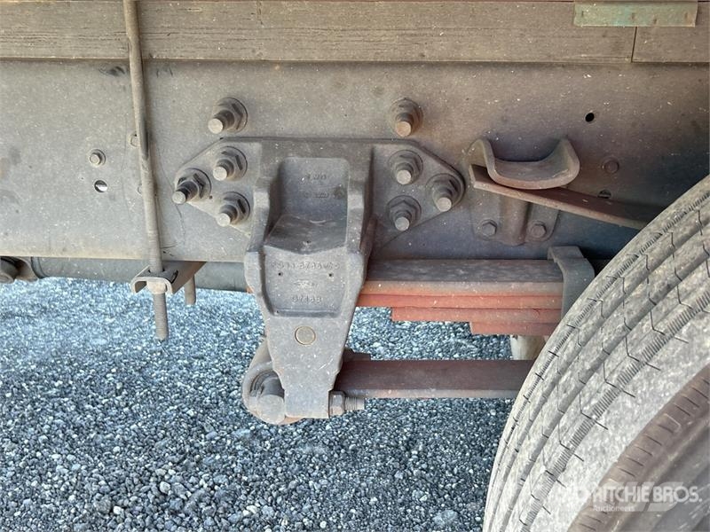 Ford F-650 4x2 Van Truck Sanduk kamioni