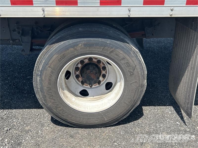 Ford F-650 4x2 Van Truck Sanduk kamioni