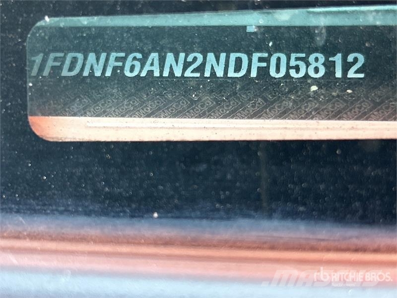 Ford F-650 4x2 Van Truck Sanduk kamioni