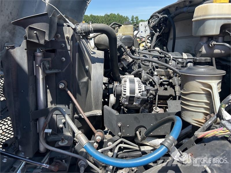 Ford F-650 4x2 Van Truck Sanduk kamioni
