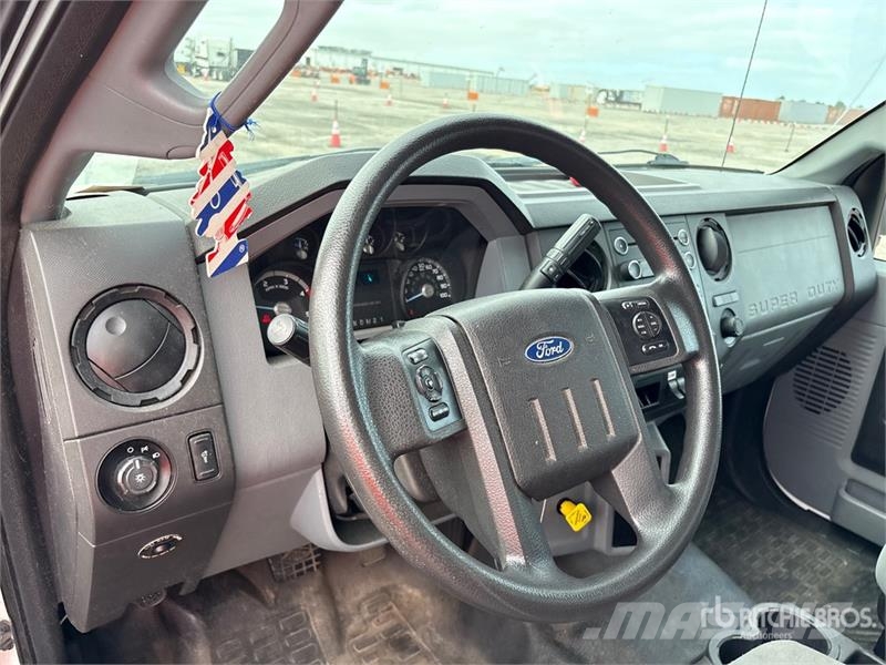 Ford F-650 Van Truck Furgons