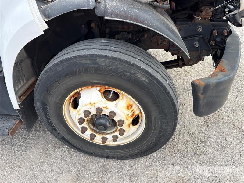 Ford F-650 Van Truck Furgons