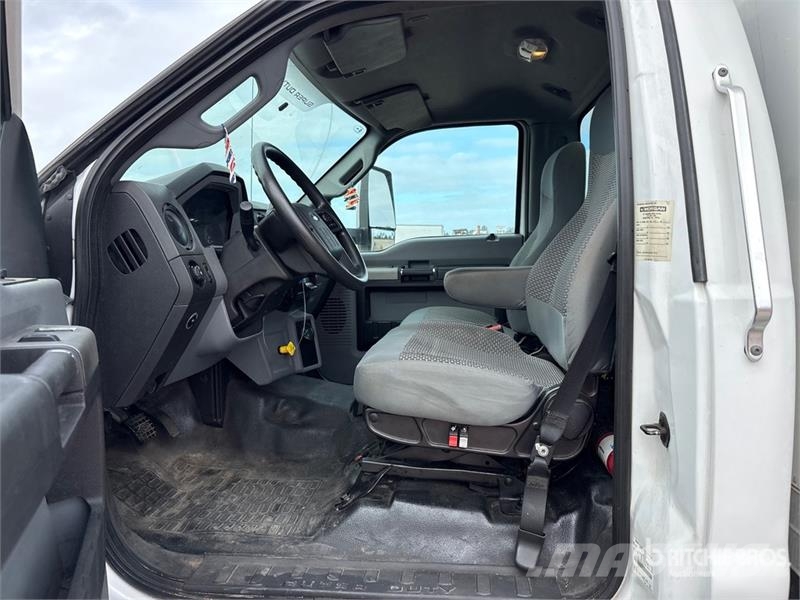 Ford F-650 Van Truck Furgons