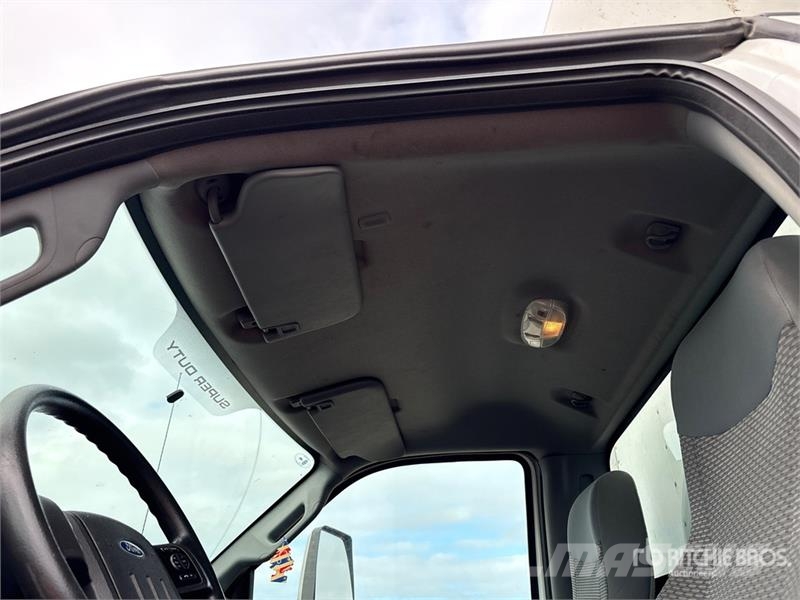 Ford F-650 Van Truck Furgons