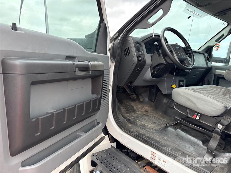 Ford F-650 Van Truck Furgons