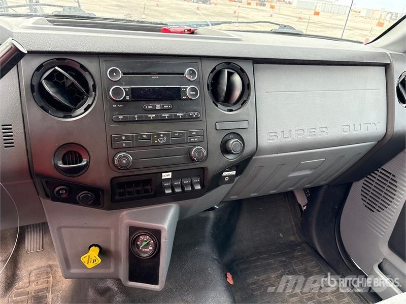 Ford F-650 Van Truck Furgons