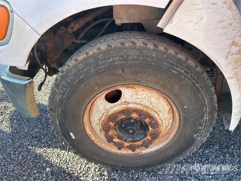 Ford F-650 XL 2000 gal 4x2 Water Truck 급수차